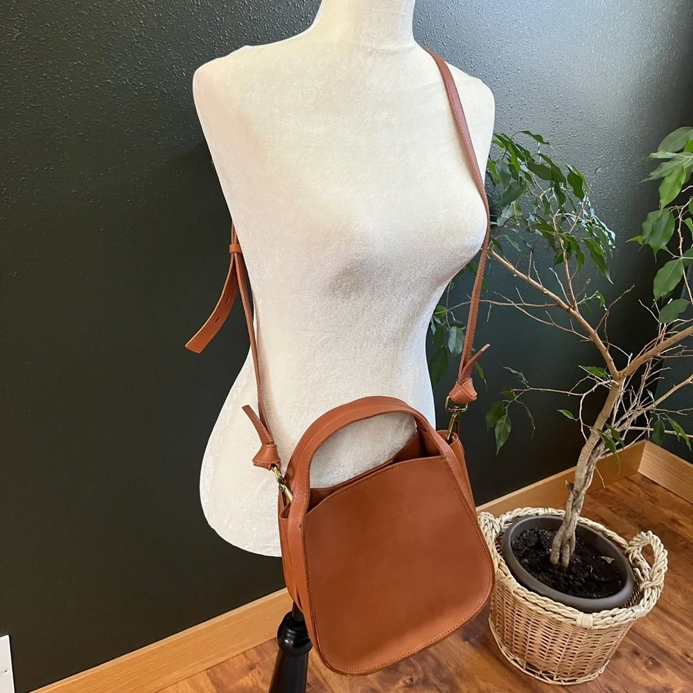 NWT Madewell Brown Leather Shoulder Bag - Picture 1 of 6